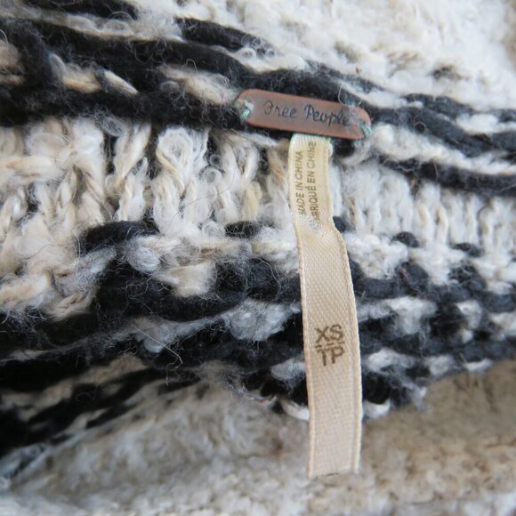 FREE PEOPLE Silver Reed Fair Isle Black White Crochet Wool Boho Sweater Sz XS - Picture 15 of 15